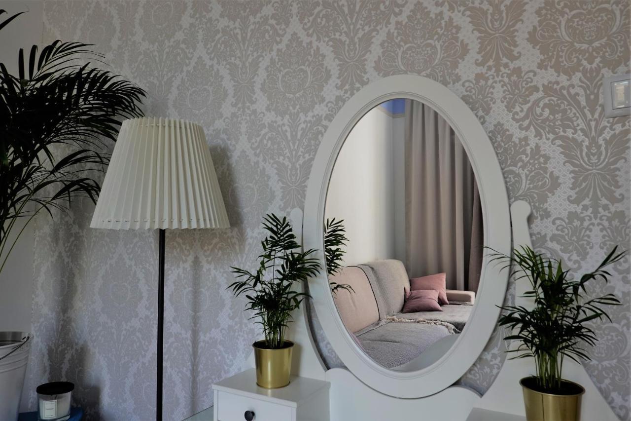 With Spacious Terrace Floramy Apartman *